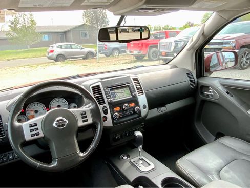 Used 2020 Nissan Frontier PRO-4X w/ Pro-4x Utility Package AWD/4WD image 29