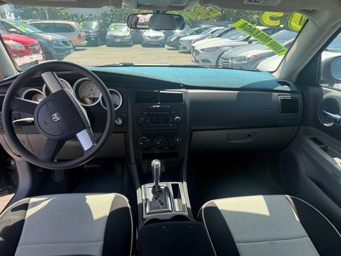 Used 2005 Dodge Magnum SE RWD image 9