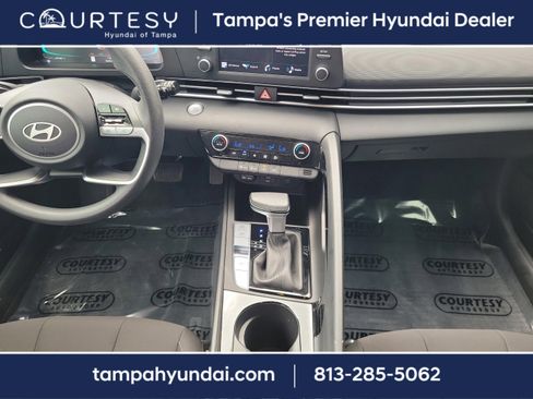 Certified 2025 Hyundai Elantra Blue image 11