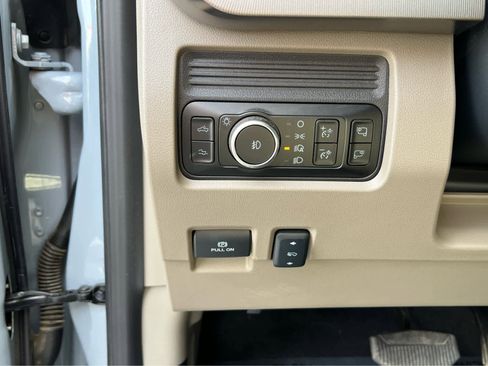 Used 2025 Ford F450 Platinum w/ Platinum Plus Package image 31