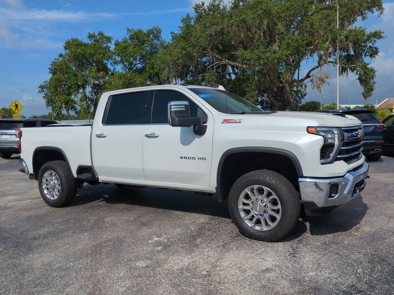 Used 2024 Chevrolet Silverado 2500 LTZ w/ LTZ Plus Package AWD/4WD image 2