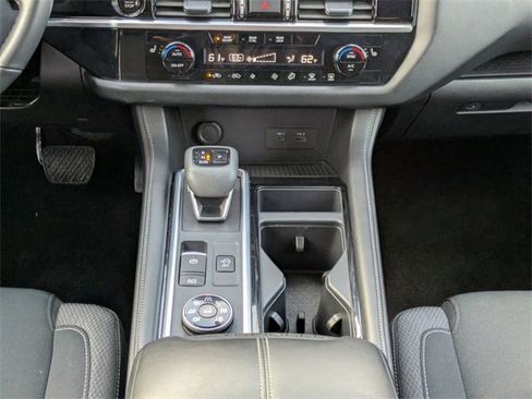 Used 2025 Nissan Pathfinder SV image 20