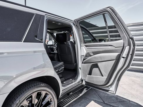Used 2026 Cadillac Escalade V w/ LPO, ONYX Package AWD/4WD image 30