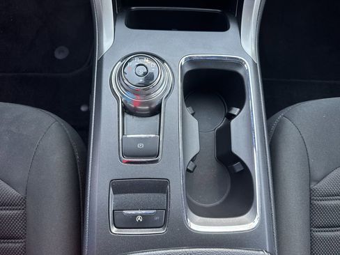 Used 2019 Ford Fusion SE image 30