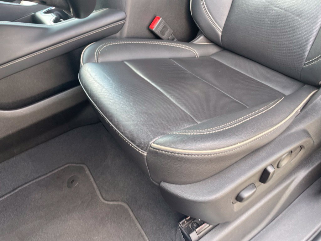 Used 2024 GMC Yukon SLT RWD image 23