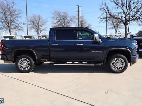 Used 2023 Chevrolet Silverado 3500 High Country image 2