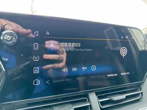 Used 2025 Chevrolet Trax RS w/ Sunroof Package image 14