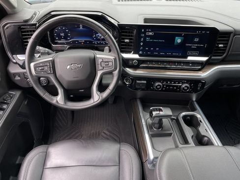 Used 2024 Chevrolet Silverado 1500 LT Trail Boss w/ LT Trail Boss Premium Package AWD/4WD image 10