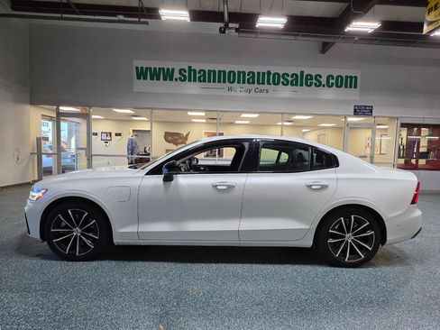 Used 2023 Volvo S60 T8 Plus image 11