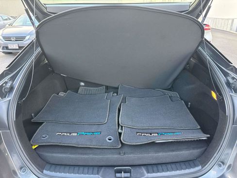 Used 2018 Toyota Prius Prime Premium w/ Carpet Mat Package image 10