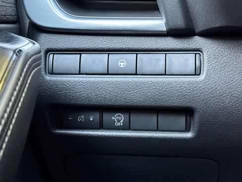 Certified 2023 Nissan Rogue SV image 31