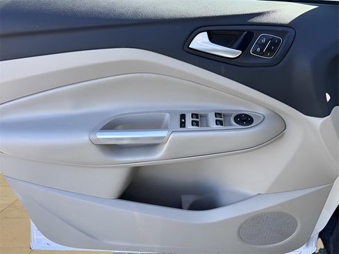 Used 2018 Ford Escape Titanium image 15