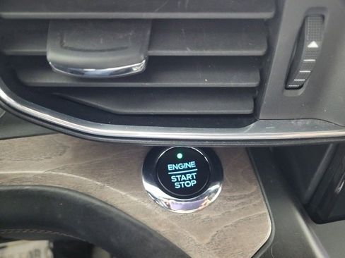 Used 2020 Ford Explorer Platinum w/ Premium Technology Package image 30