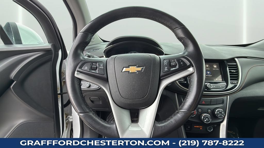Used 2018 Chevrolet Trax LT w/ LT Convenience Package AWD/4WD image 21