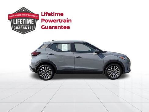 Used 2023 Nissan Kicks SV FWD image 7