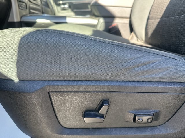 Used 2018 RAM 1500 SLT AWD/4WD image 18