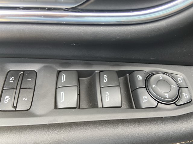 Used 2023 GMC Yukon AT4 AWD/4WD image 43