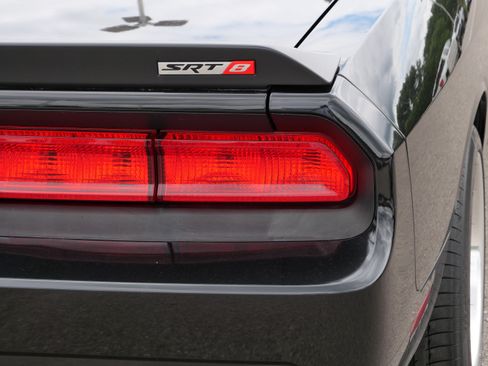 Used 2008 Dodge Challenger SRT8 RWD image 17