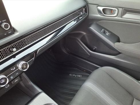 Used 2023 Honda Civic Sport image 33