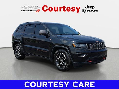 Used 2018 Jeep Grand Cherokee Trailhawk w/ Trailhawk Luxury Group AWD/4WD image 1