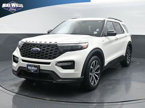 Used 2022 Ford Explorer ST-Line RWD image 3
