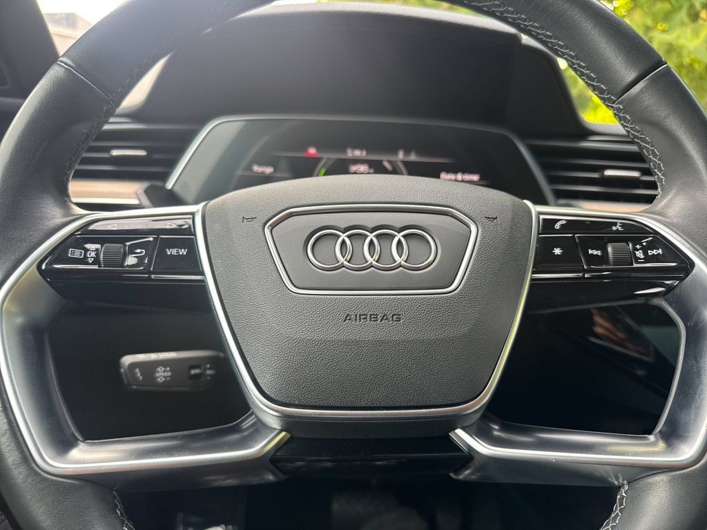 Used 2024 Audi Q8 e-tron Premium Plus AWD/4WD image 29