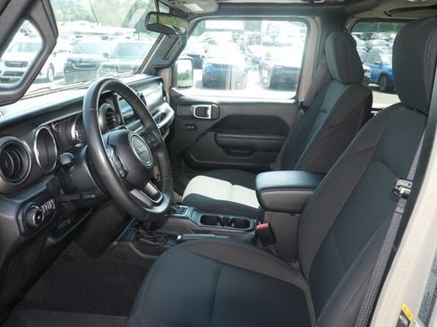 Used 2022 Jeep Wrangler Unlimited Sport AWD/4WD image 3