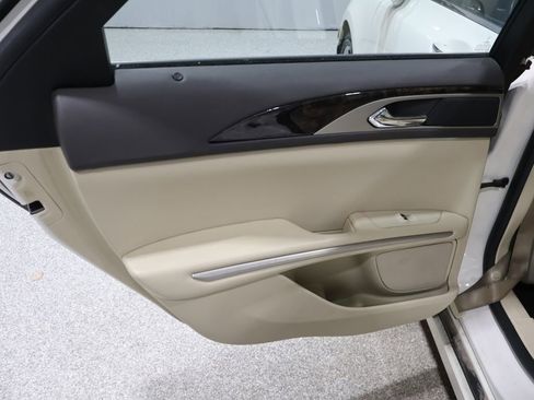 Used 2013 Lincoln MKZ image 20