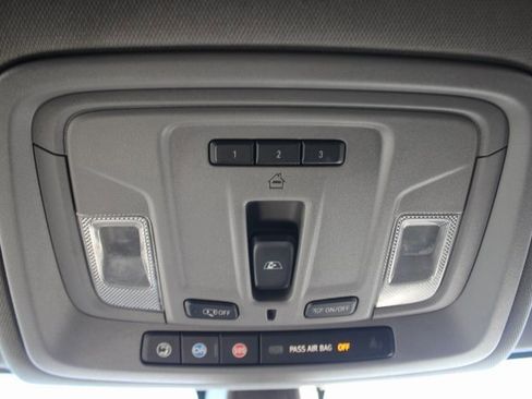 Used 2021 Chevrolet Silverado 1500 LT w/ Convenience Package II image 11