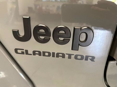 Used 2022 Jeep Gladiator Sport AWD/4WD image 96