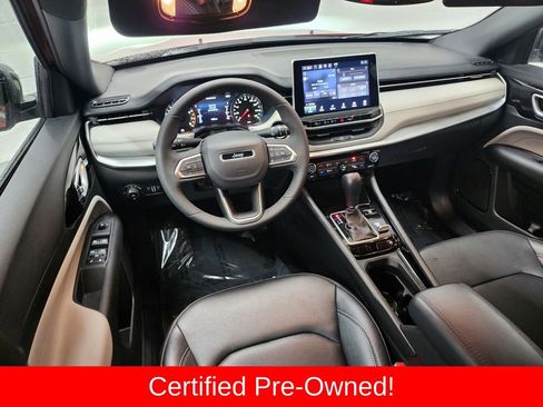 Certified 2025 Jeep Compass Limited image 29