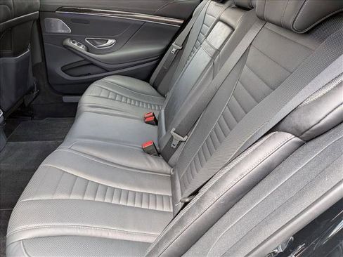 Used 2019 Mercedes-Benz S 560 Sedan image 14