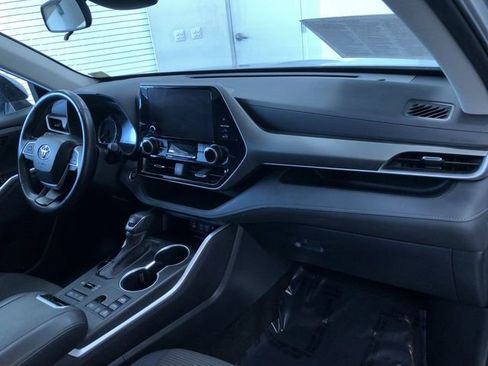 Certified 2024 Toyota Highlander LE image 25