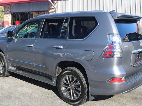 Used 2017 Lexus GX 460 Luxury image 5