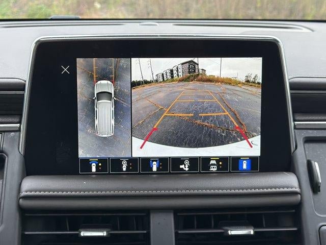 Used 2023 GMC Yukon SLT w/ SLT Luxury Package RWD image 35