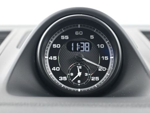 New 2026 Porsche Macan image 12