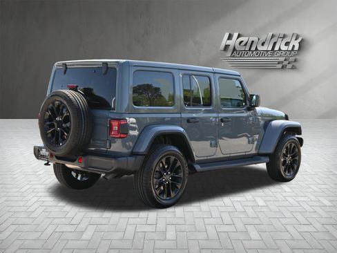 Used 2025 Jeep Wrangler Unlimited Sahara AWD/4WD image 10