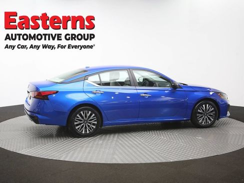 Used 2025 Nissan Altima 2.5 SV FWD image 42