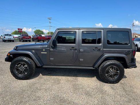 Used 2018 Jeep Wrangler Unlimited Sport AWD/4WD image 2
