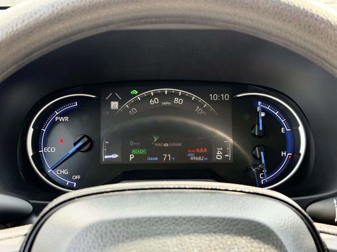 Certified 2025 Toyota RAV4 XLE image 9