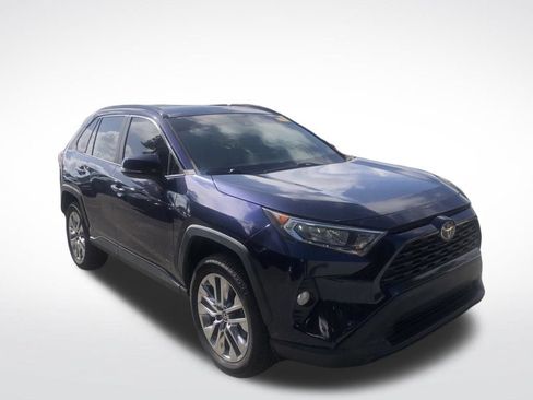Used 2021 Toyota RAV4 XLE Premium FWD image 3