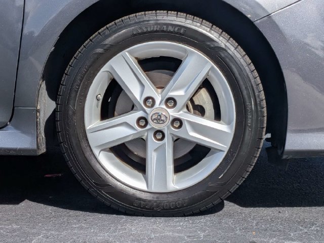 Used 2012 Toyota Camry SE FWD image 10