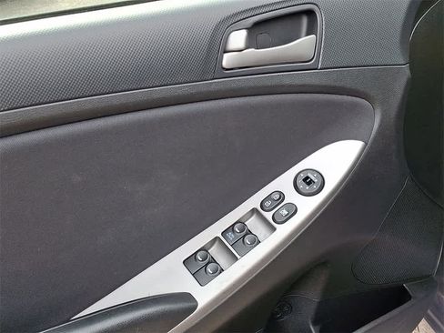 Used 2017 Hyundai Accent SE image 12