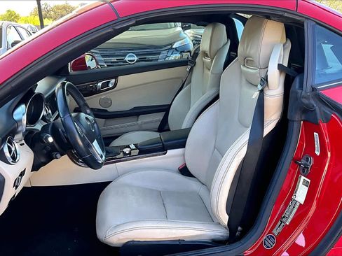 Used 2014 Mercedes-Benz SLK 250 image 8