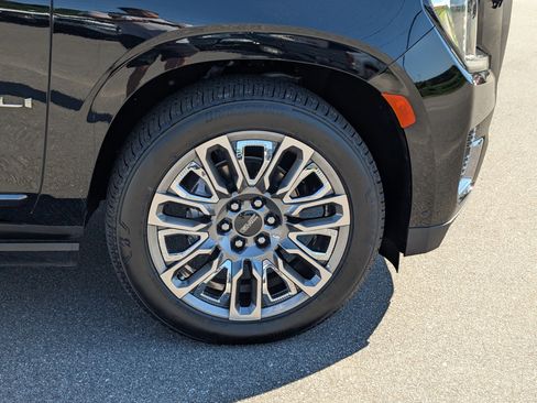 Used 2023 GMC Yukon XL Denali Ultimate image 6