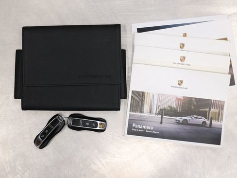 Used 2018 Porsche Panamera image 5