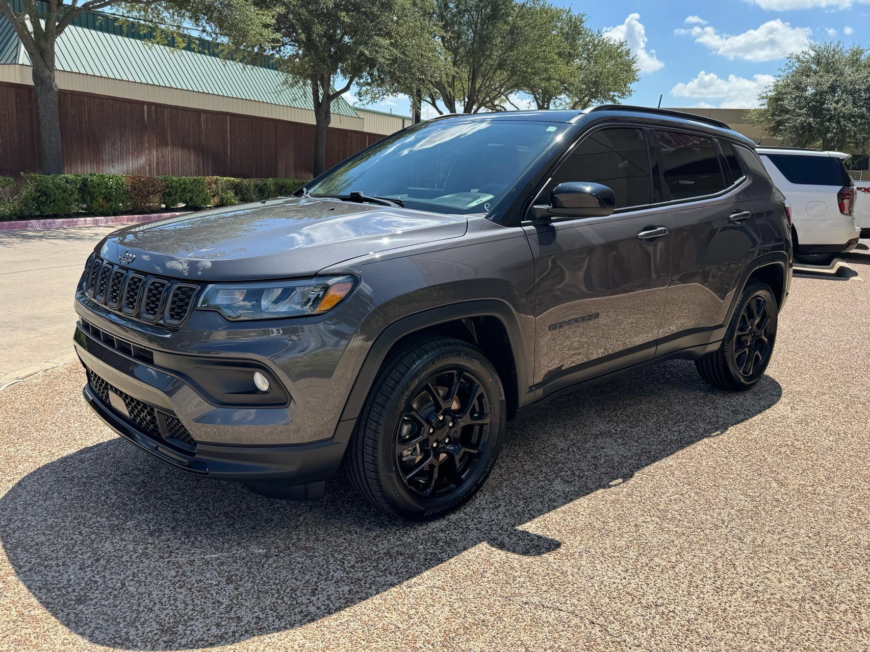 Used 2024 Jeep Compass Latitude w/ Sun and Sound Group AWD/4WD image 12