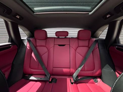 Certified 2025 Porsche Macan S AWD/4WD image 25