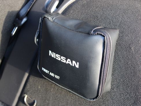 Certified 2021 Nissan Kicks SV image 6