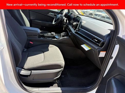 Certified 2025 Kia Sportage LX FWD image 16